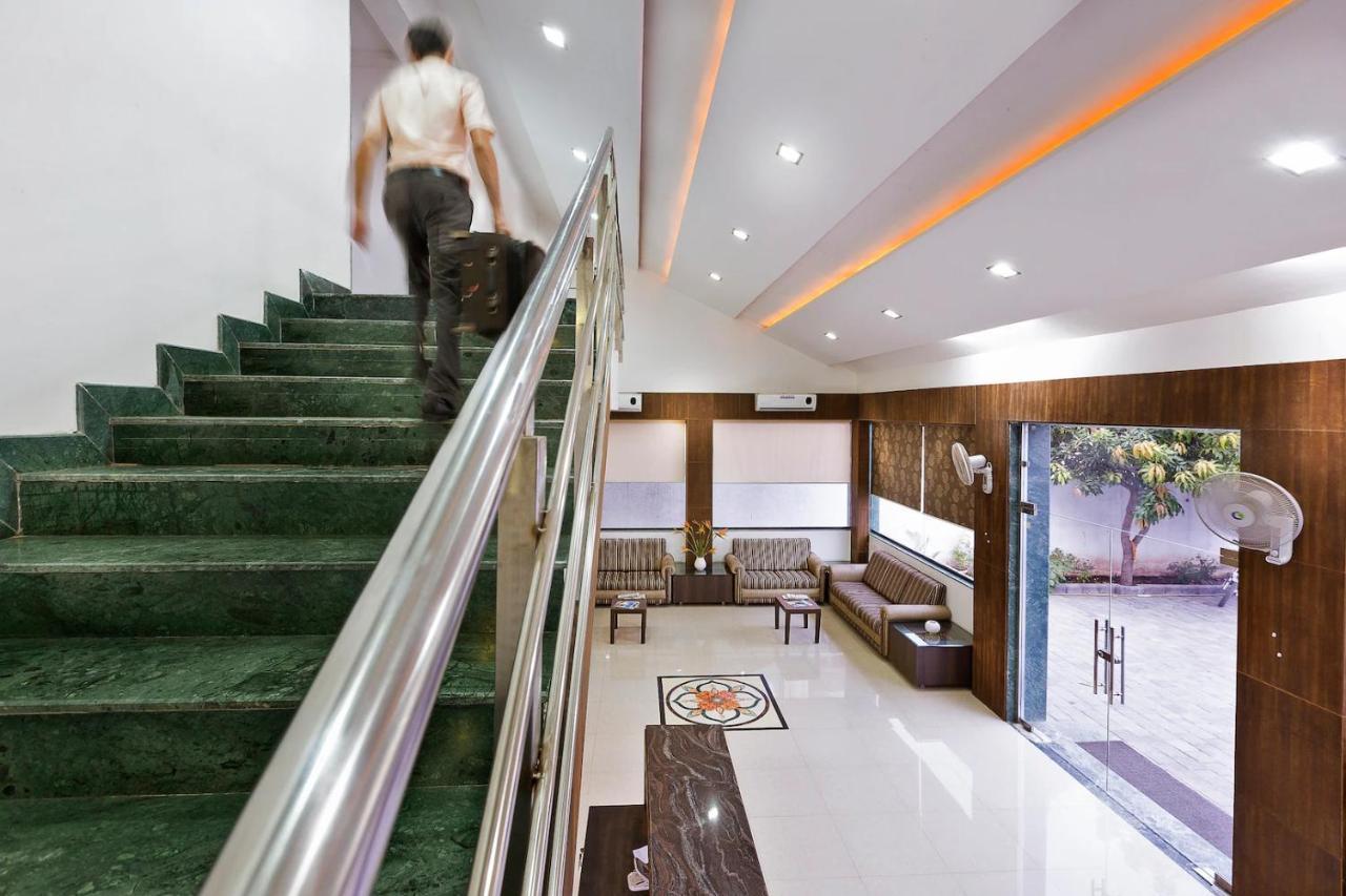 Hotel Shirdi Sai Wada Exteriér fotografie