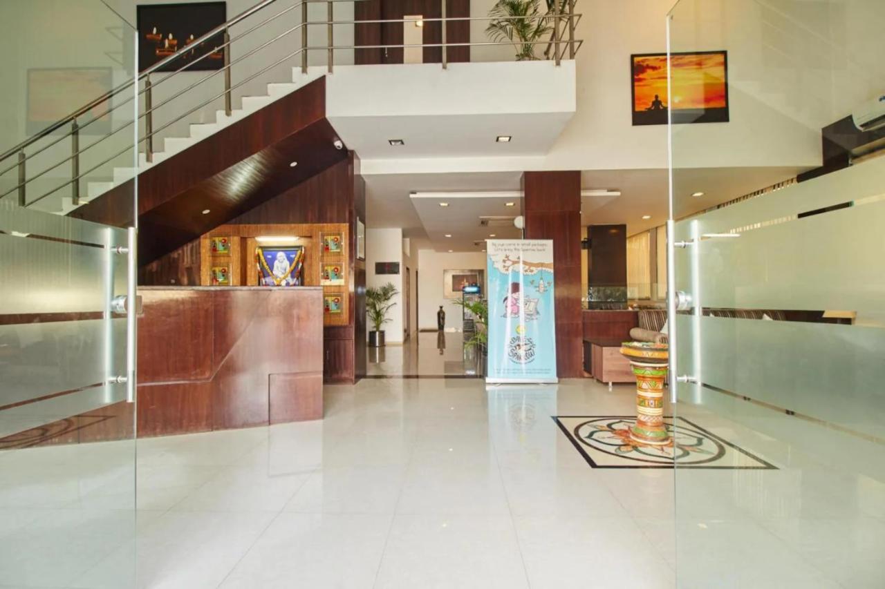 Hotel Shirdi Sai Wada Exteriér fotografie