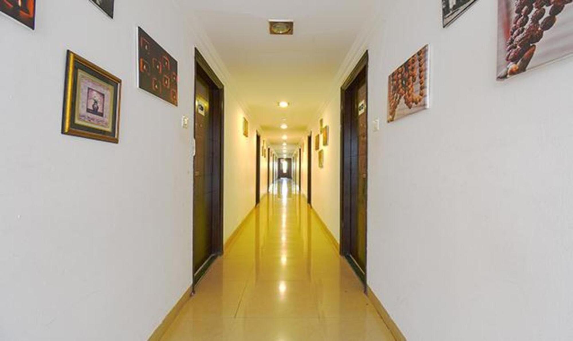Hotel Shirdi Sai Wada Exteriér fotografie