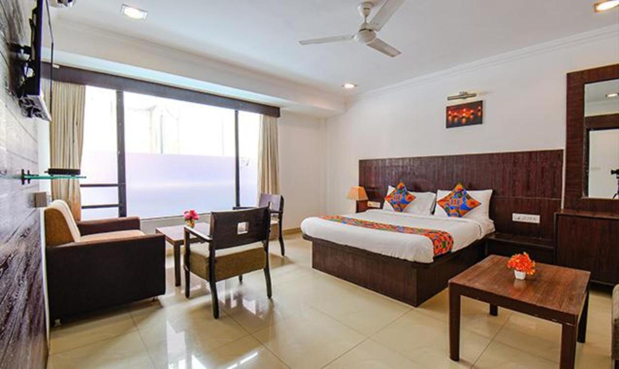 Hotel Shirdi Sai Wada Exteriér fotografie