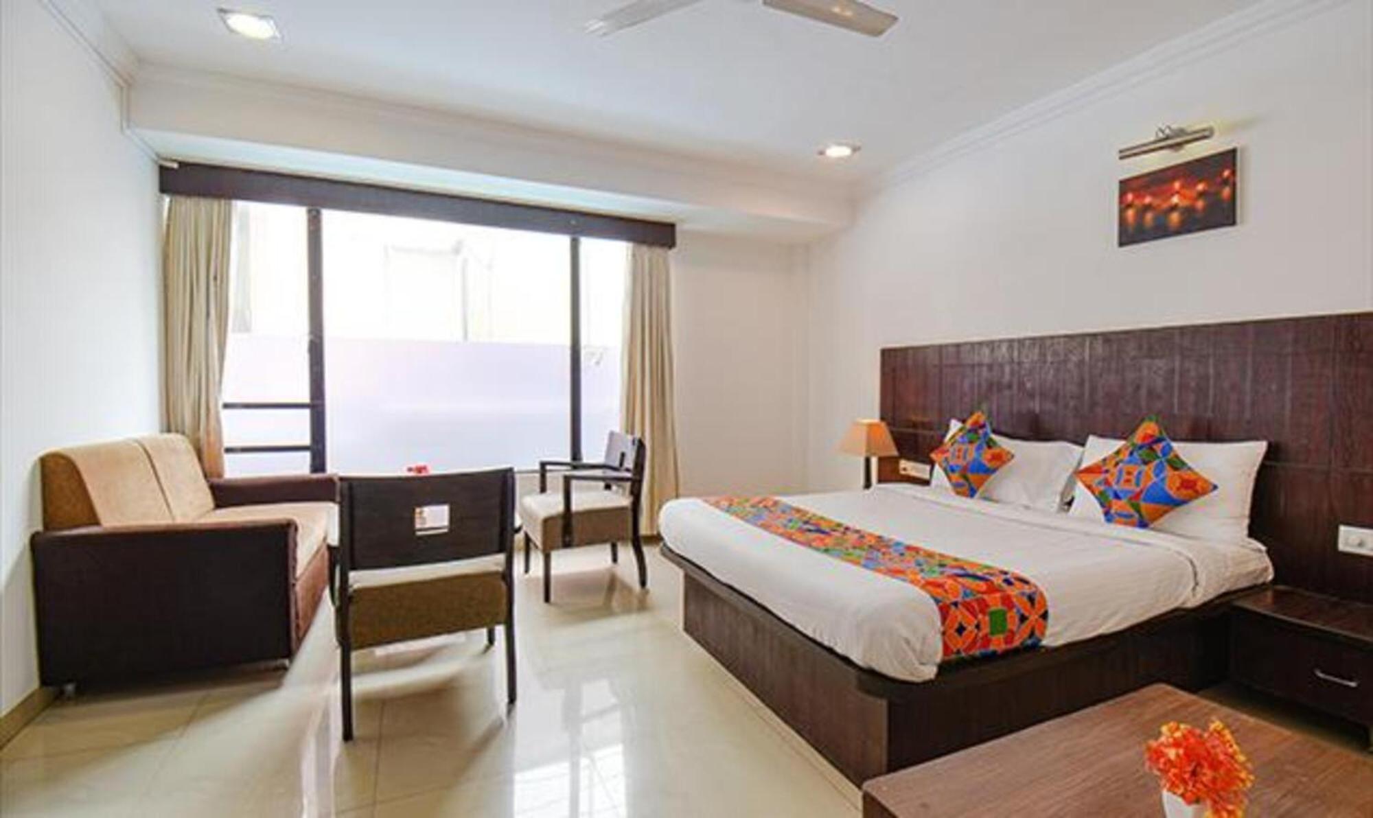 Hotel Shirdi Sai Wada Exteriér fotografie
