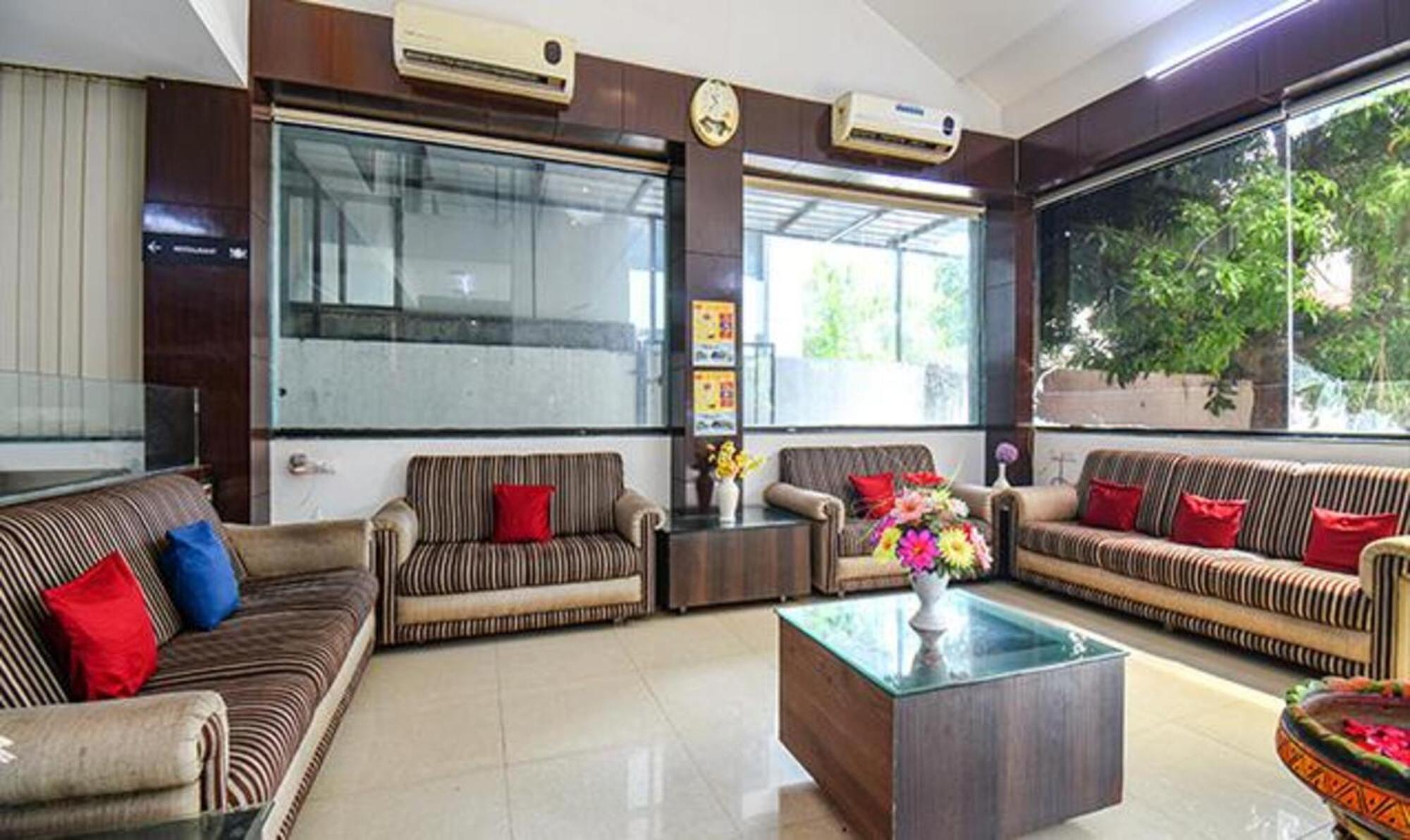 Hotel Shirdi Sai Wada Exteriér fotografie