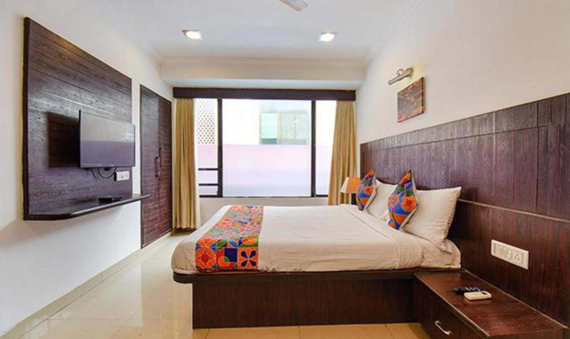 Hotel Shirdi Sai Wada Exteriér fotografie