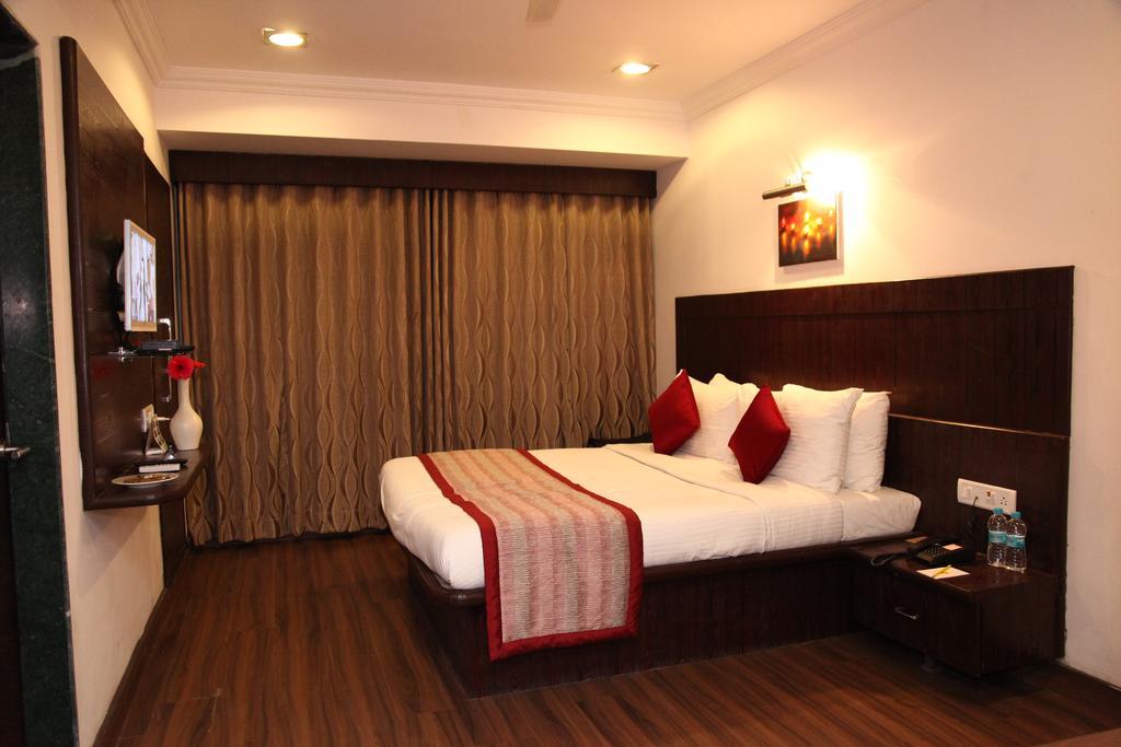 Hotel Shirdi Sai Wada Exteriér fotografie